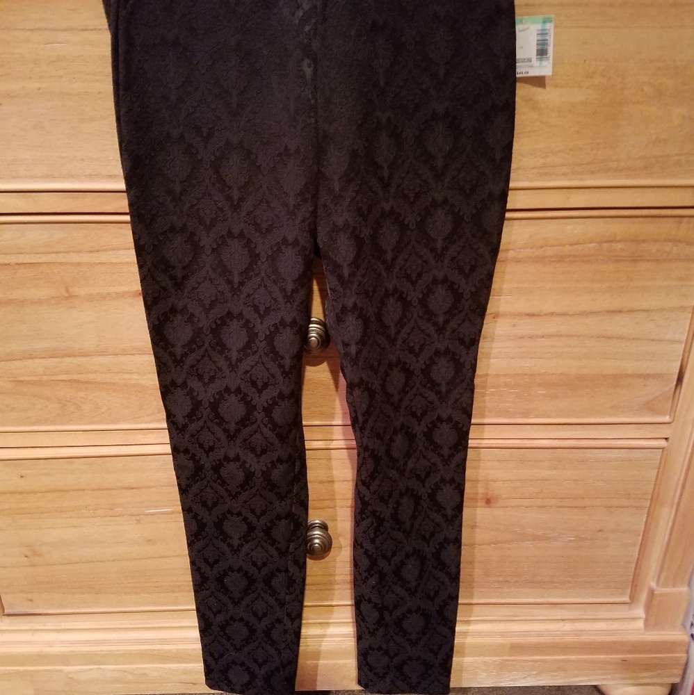 Dress pants, 2 pairs 1small petite, 1 med petite